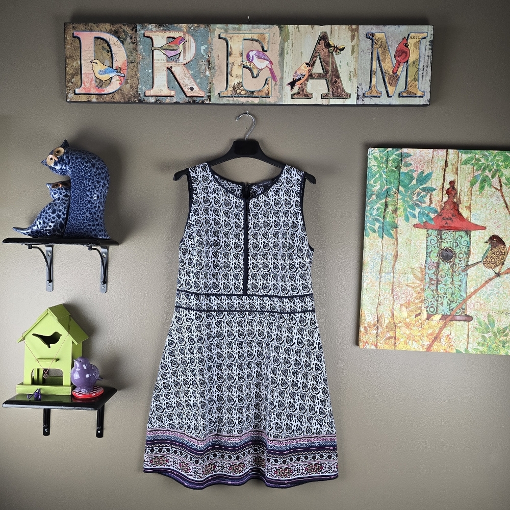 Limited paisley sleeveless dress size large